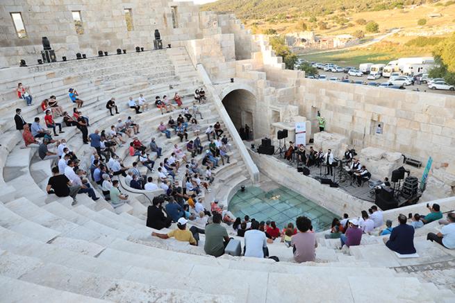 Patara’da tarih  sanatla buluştu