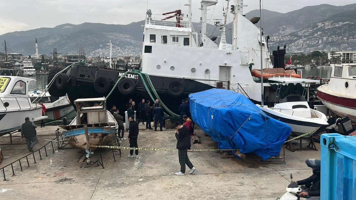 Alanya Sahil'de erkek cesedi bulundu