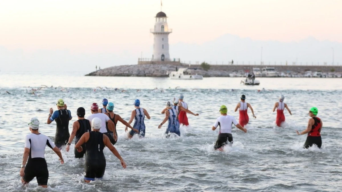 Alanya Triatlonu'nda kıyasıya rekabet yaşandı 