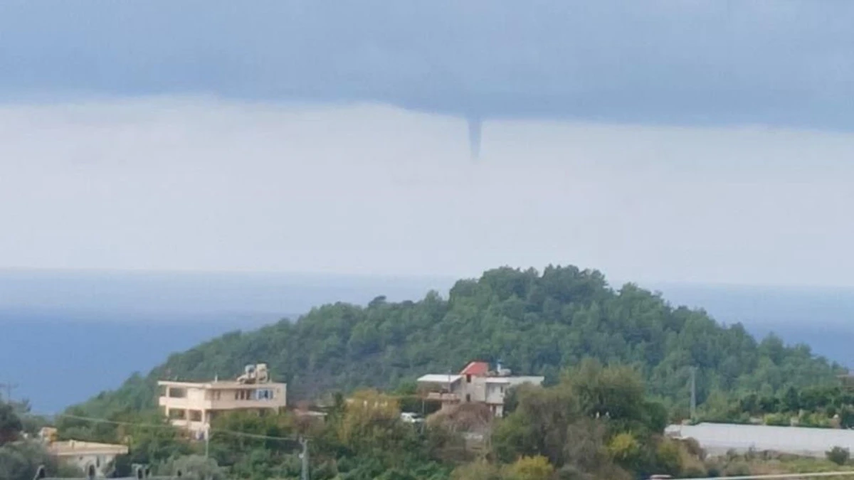 Alanya'da denizde hortum çıktı  