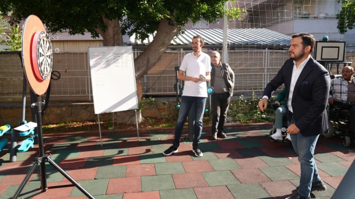 Alanya’da engellilere ödüllü dart turnuvası