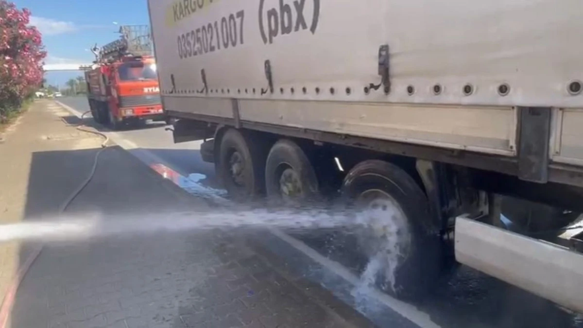 Alanya&rsquo;da tır yangını paniği