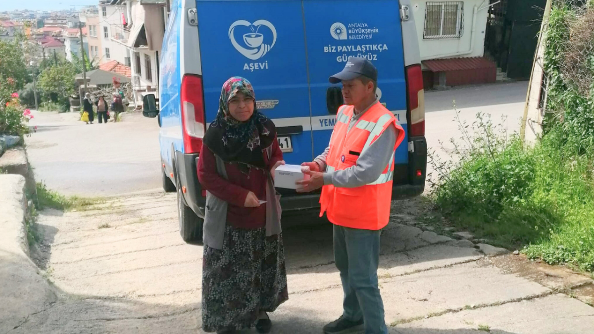 Alanyalı çocukla 'Halk Mama' ile buluştu 