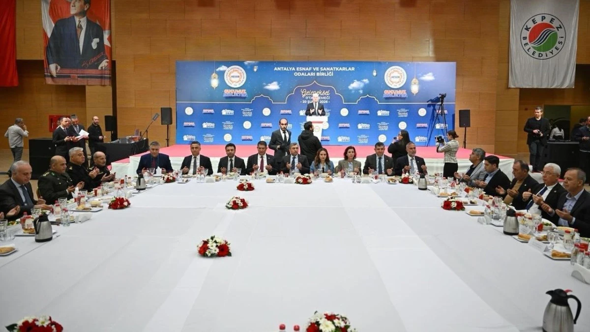 Antalya protokol&uuml; ve oda başkanları iftarda buluştu 