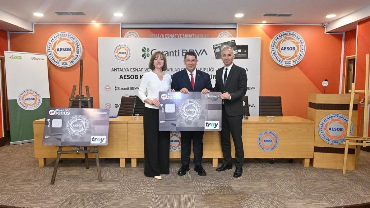 Antalya'da 110 bin esnafa ayrıcalıklı banka hizmeti geliyor 