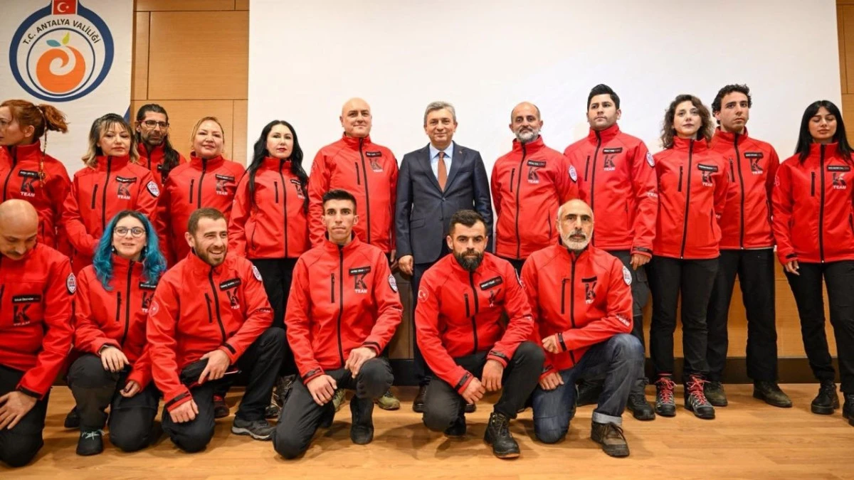 Antalya'da 6 Şubat depremleri anması