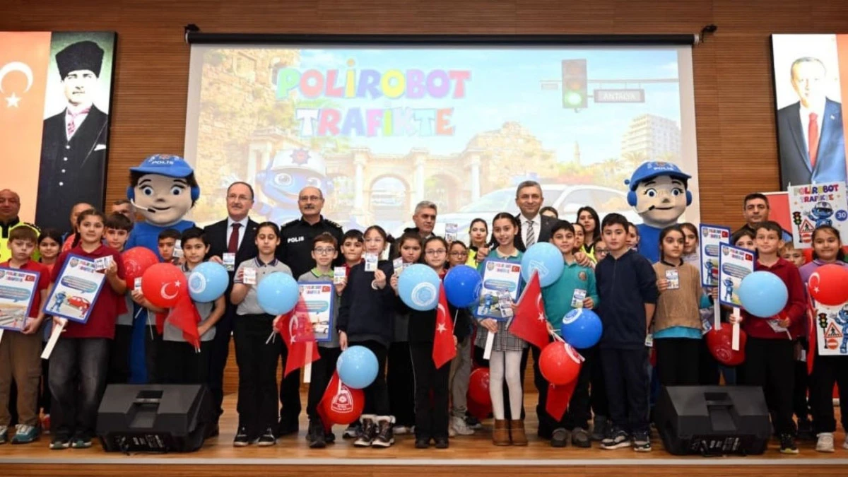Antalya'da 8 bin &ouml;ğrenciye trafik bilinci