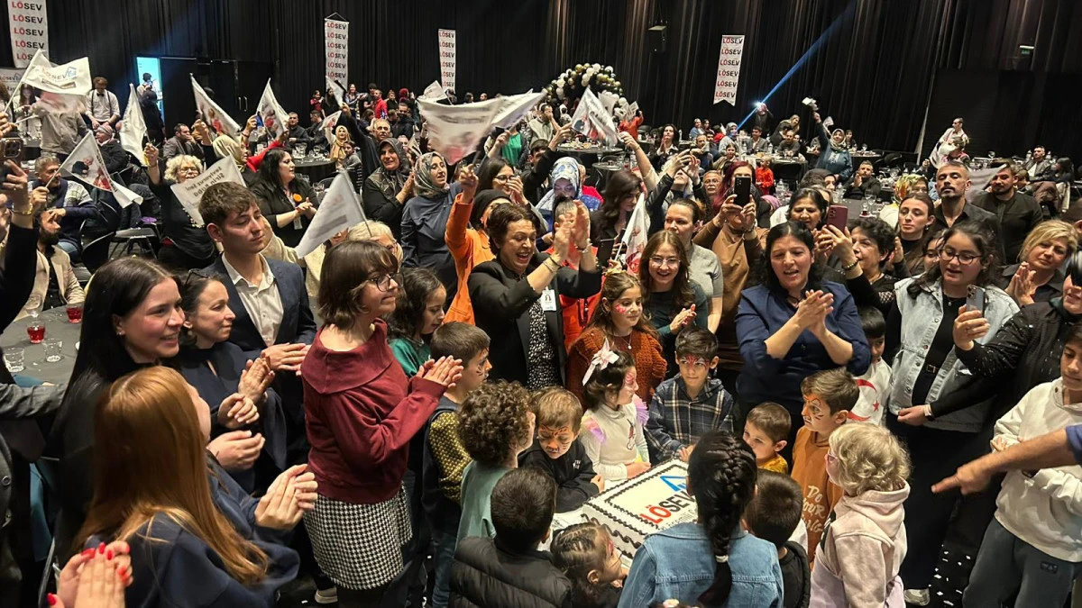 Antalya'da l&ouml;semili &ccedil;ocuklar ve ailelerine iftar