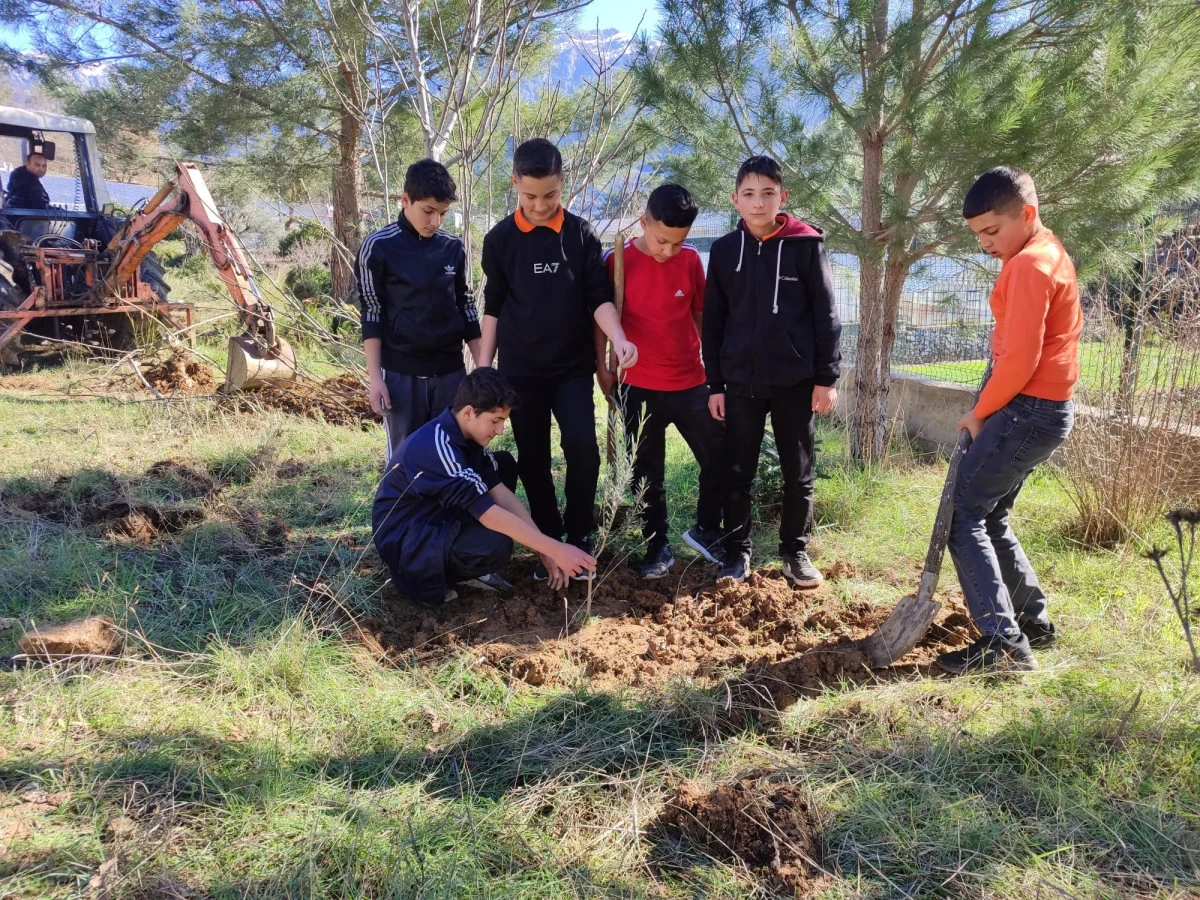 Antalya'da &ouml;ğrencilerden geleceğe nefes   