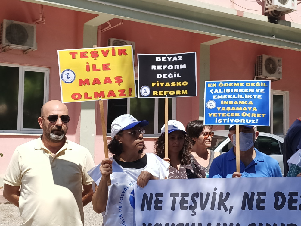 Antalya’da sağlıkçılar eylemde