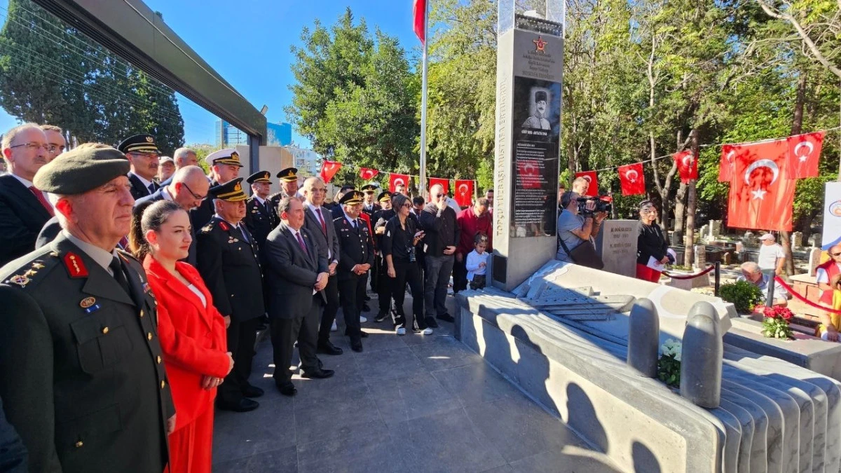 Antalya'da Topçu Yüzbaşı Aker'in anıt mezarı açıldı