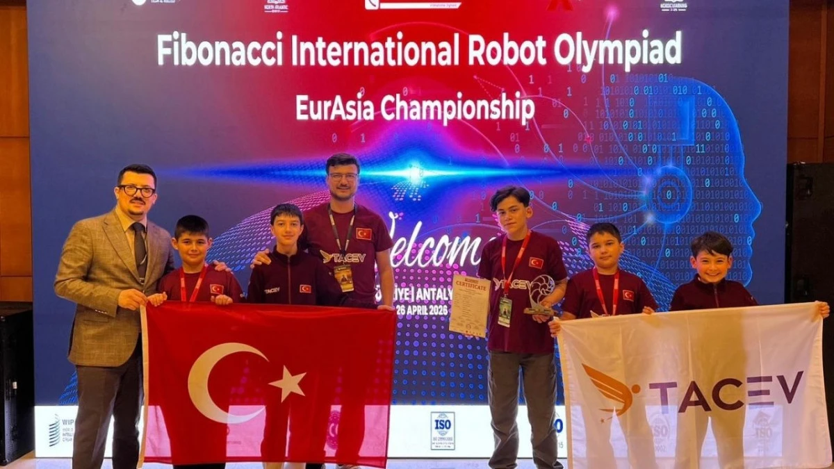 Antalya&rsquo;da Uluslararası Robot Olimpiyatları'nda b&uuml;y&uuml;k başarı