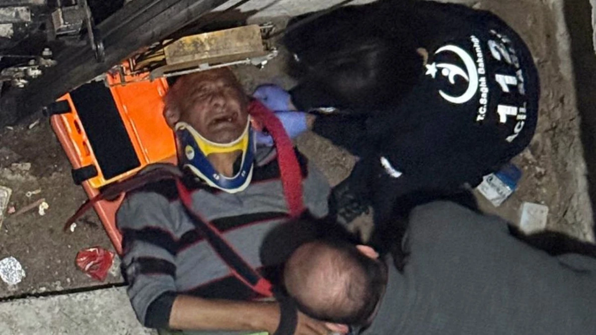 Asans&ouml;r kapısı a&ccedil;ıldı, 5 metre aşağı d&uuml;şt&uuml;