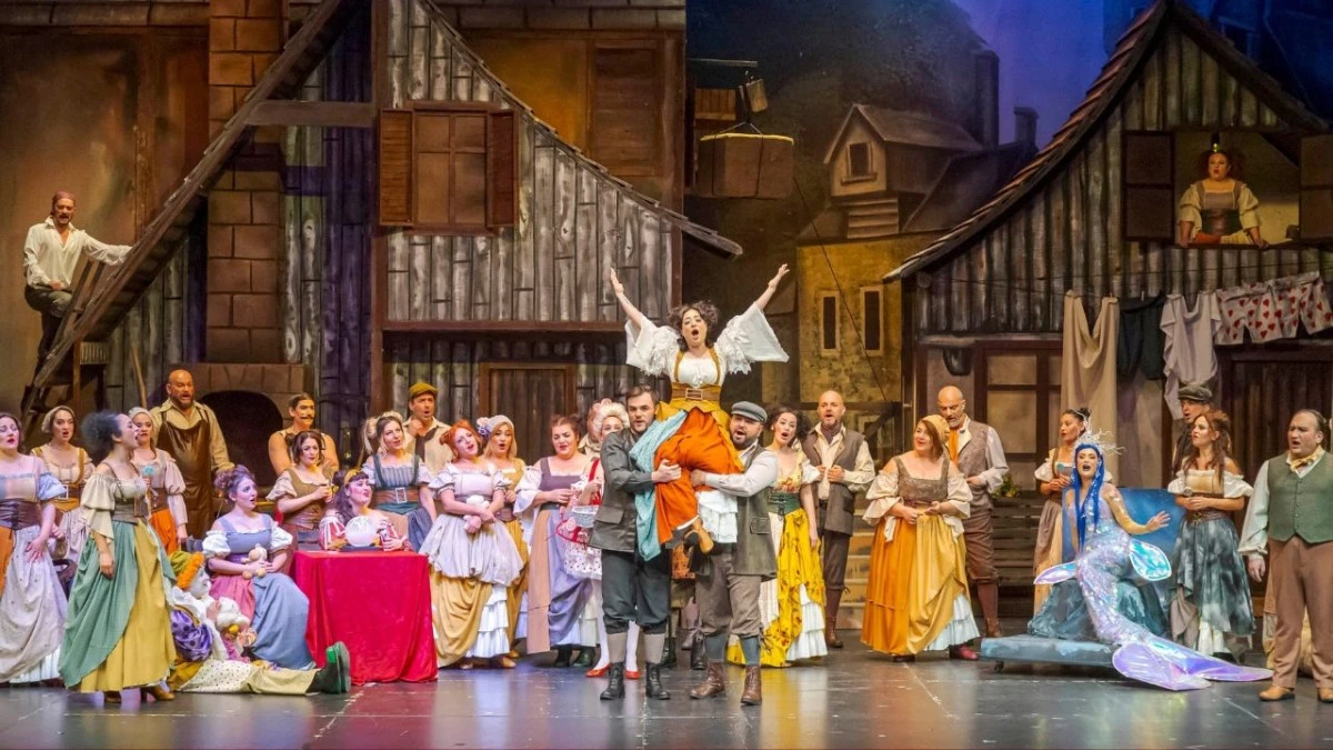 'Aşk İksiri' Sevgililer G&uuml;n&uuml;&rsquo;nde sanatseverlerle