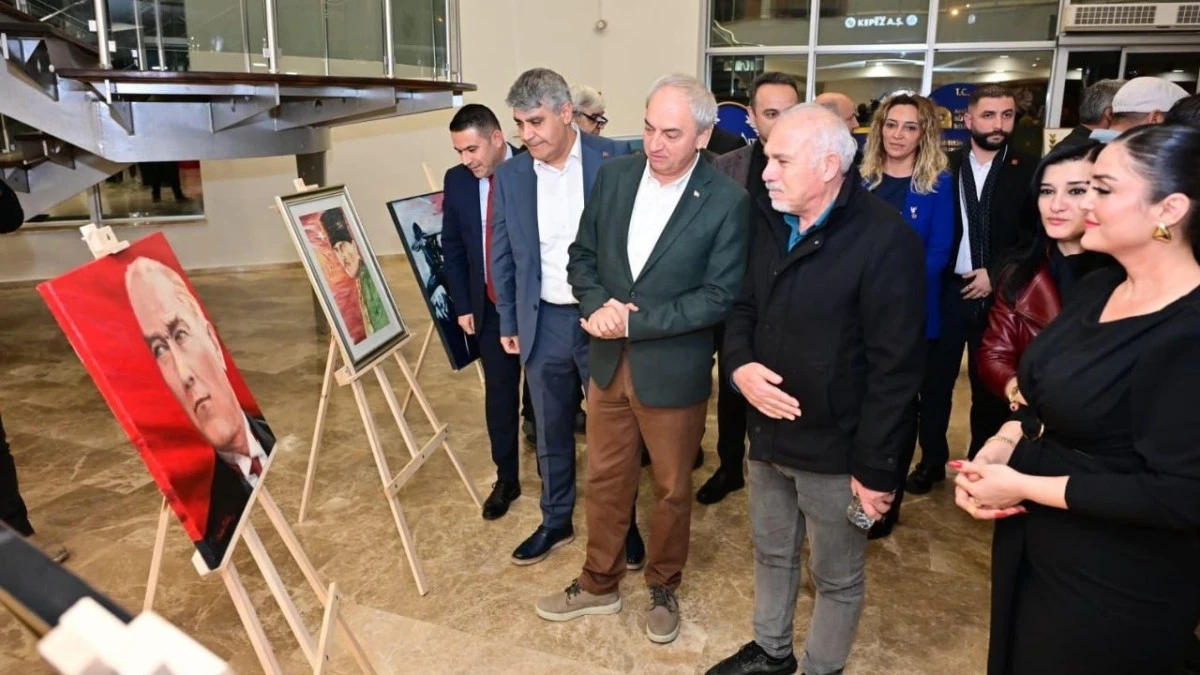 Atat&uuml;rk Resim Sergisi'ne yoğun ilgi 