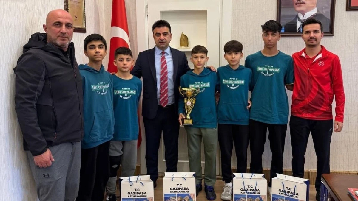 Badminton&rsquo;da Gazipaşa fırtınası