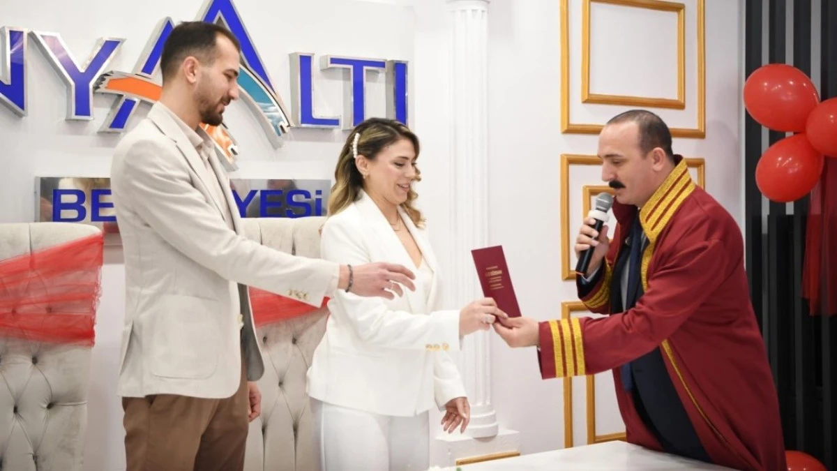 Başkan Kotan&rsquo;dan Sevgililer G&uuml;n&uuml; nikahı