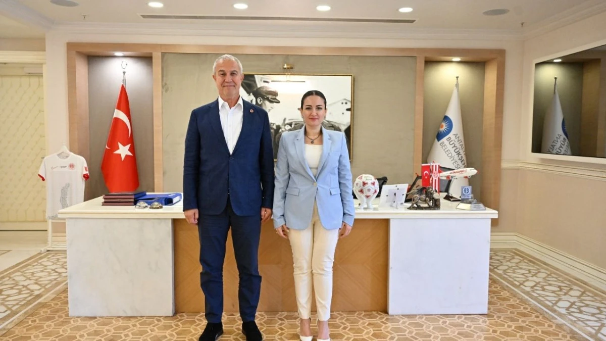 Başkan Vekili Büşra Özdemir Osman Tarık Özçelik ile bir araya geldi   