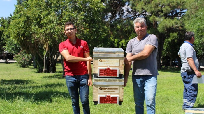 Büyükşehir'den Kemer'de 50 vatandaşı arı kovanı desteği