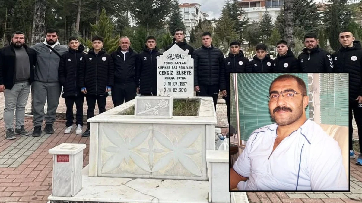 Cengiz Elbeye mezarı başında anıldı