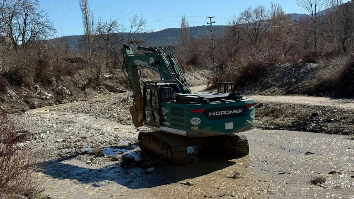 Derek&ouml;y&rsquo;de taşkın riskine karşı &ouml;nlem