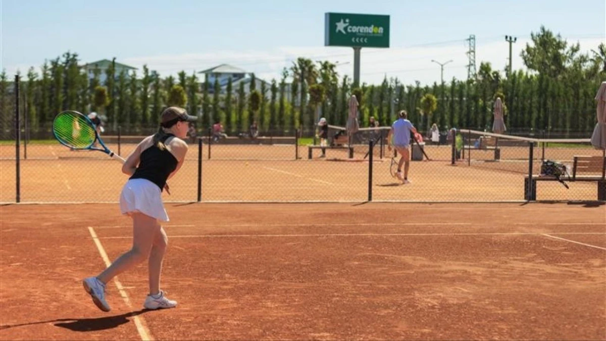 D&uuml;nya gen&ccedil; tenis&ccedil;ileri Kemer&rsquo;de 