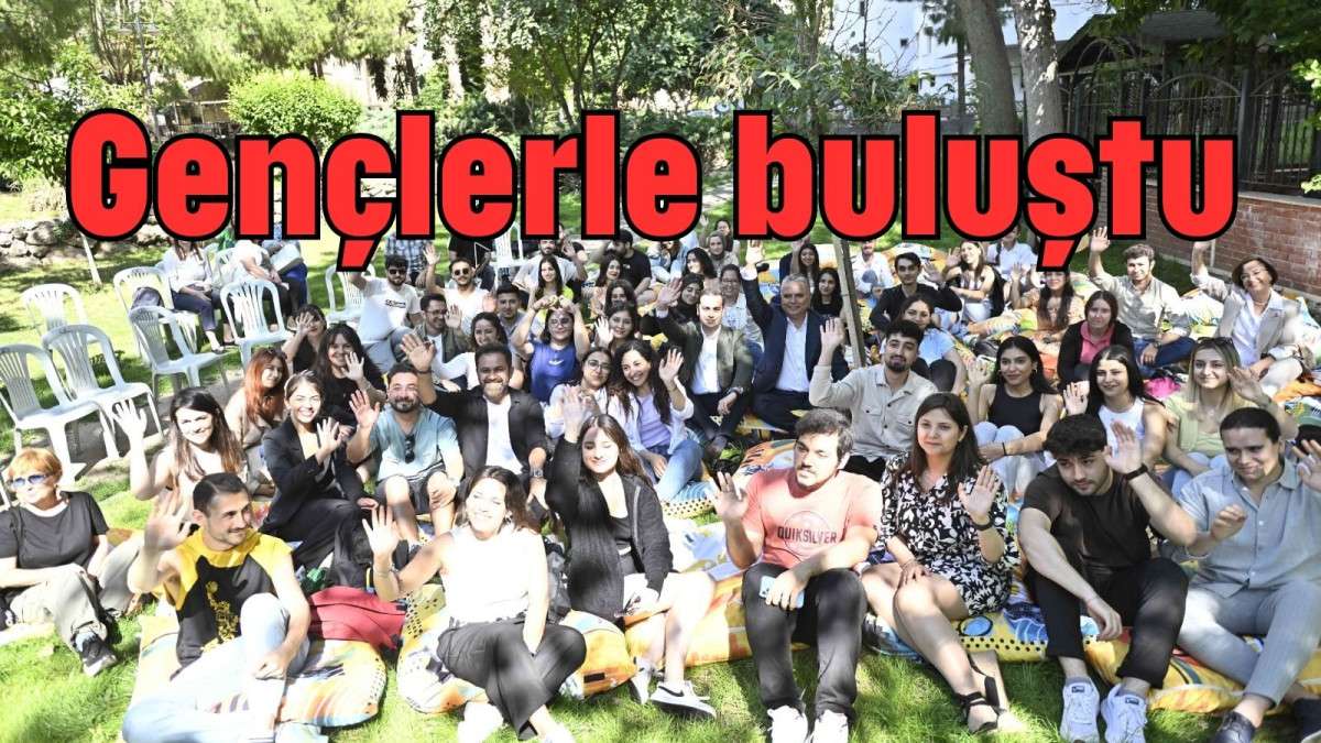 Gençlerle buluştu