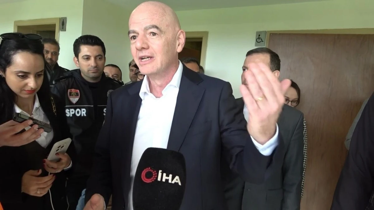 Gianni Infantino, İran Milli Takımı ile g&ouml;r&uuml;şt&uuml; 