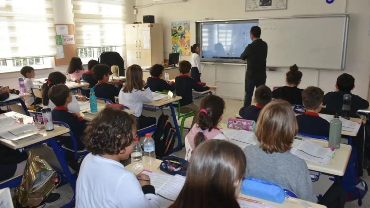 İ&ccedil;işleri Bakanlığı'ndan 81 ile okul g&uuml;venliği genelgesi 