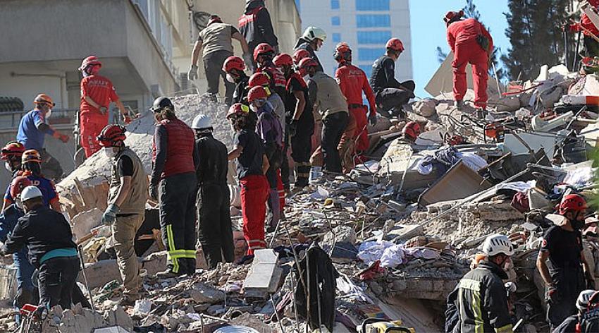 İzmir depreminde son durum: 51 can kaybı, 896 yaralı