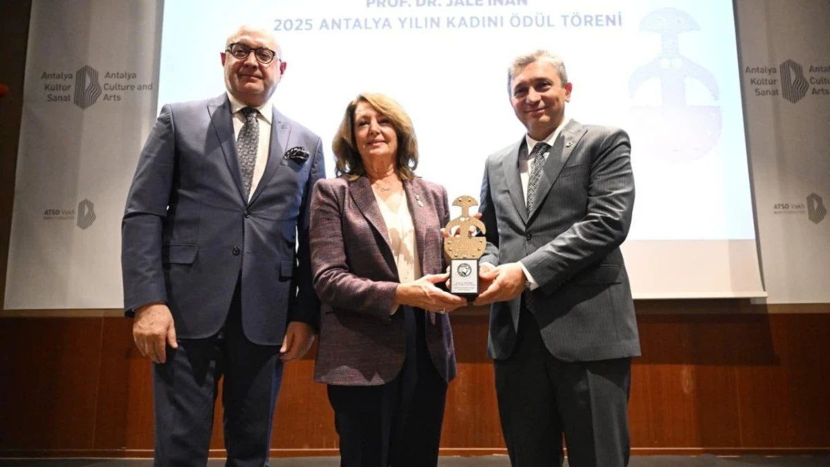 Jale İnan 2025 Antalya Yılın Kadını &Ouml;d&uuml;l&uuml;, Prof. Dr. Sarvan'ın 
