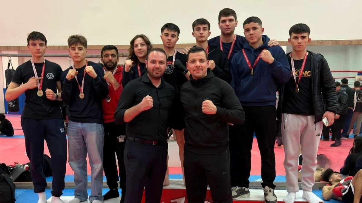 Kemer Kick Boks Takımı birinci oldu 