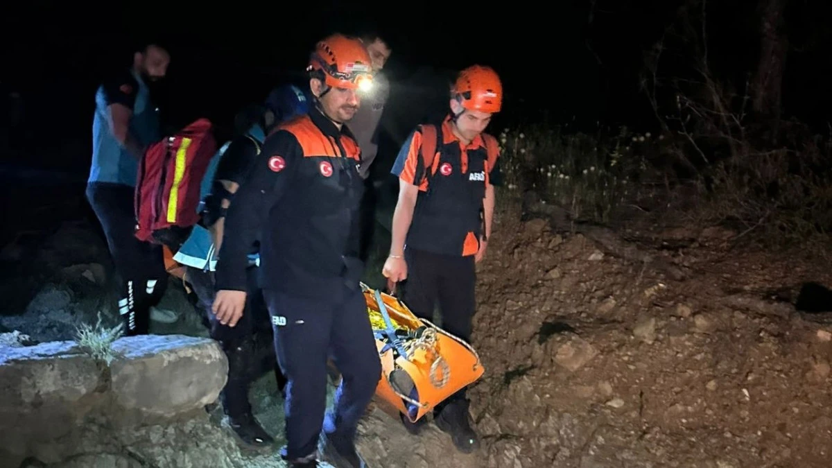 Kemer&rsquo;de 10 saatlik kurtarma operasyonu