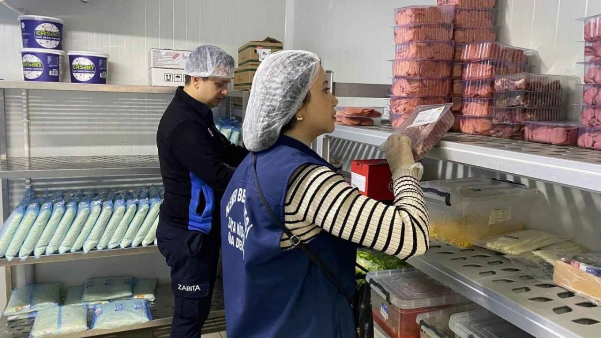 Kemer'de kafe ve restoranlara zabıta denetimi