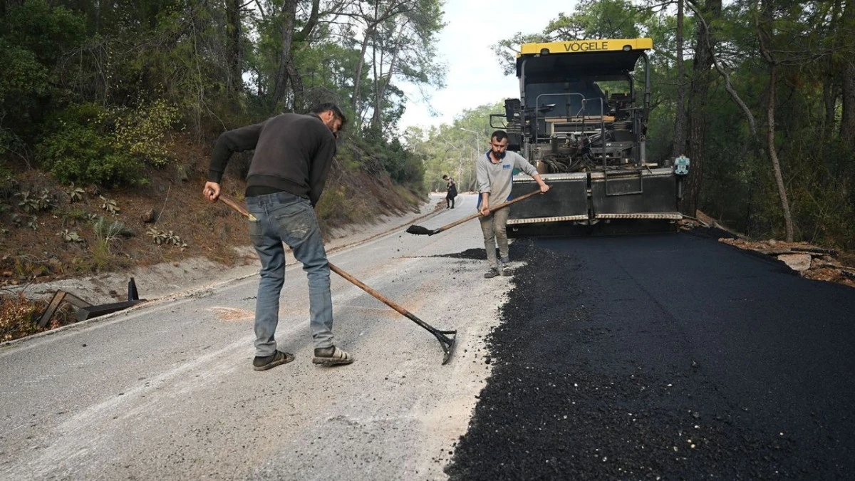 Kemer'de Kiriş dağ yolunda asfalt bakımı yapıldı 