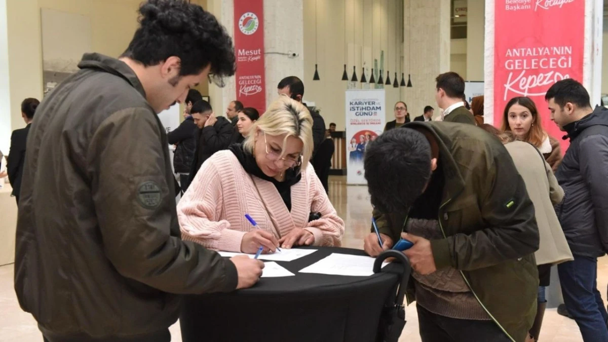 Kepez iş arayanları havacılık sekt&ouml;r&uuml;yle buluşturdu 