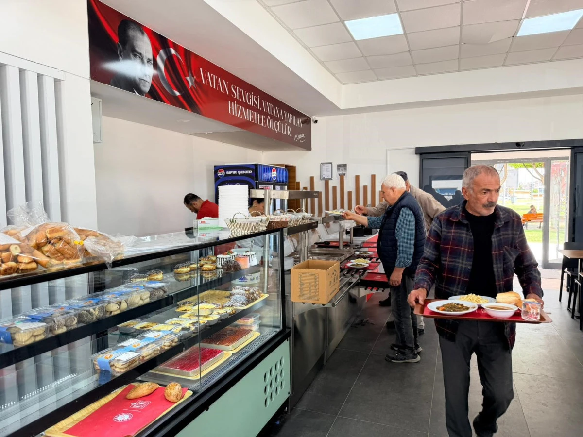 Kepez Kent Lokantası'na vatandaşlardan yoğun ilgi   