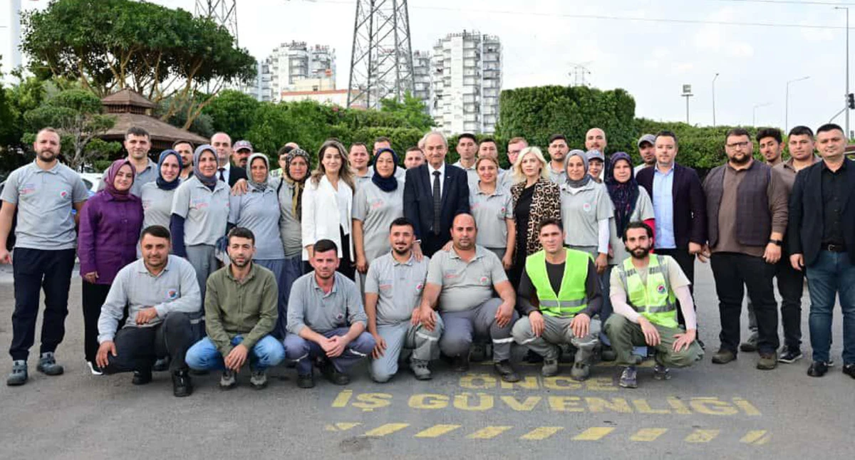 Kepez'de sezonluk işçilere belediyede daimi iş müjdesi