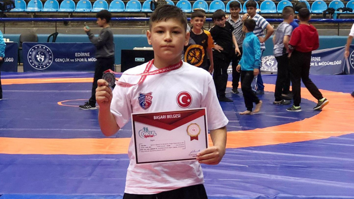 Kepezli güreşçi Şen Türkiye ikincisi oldu