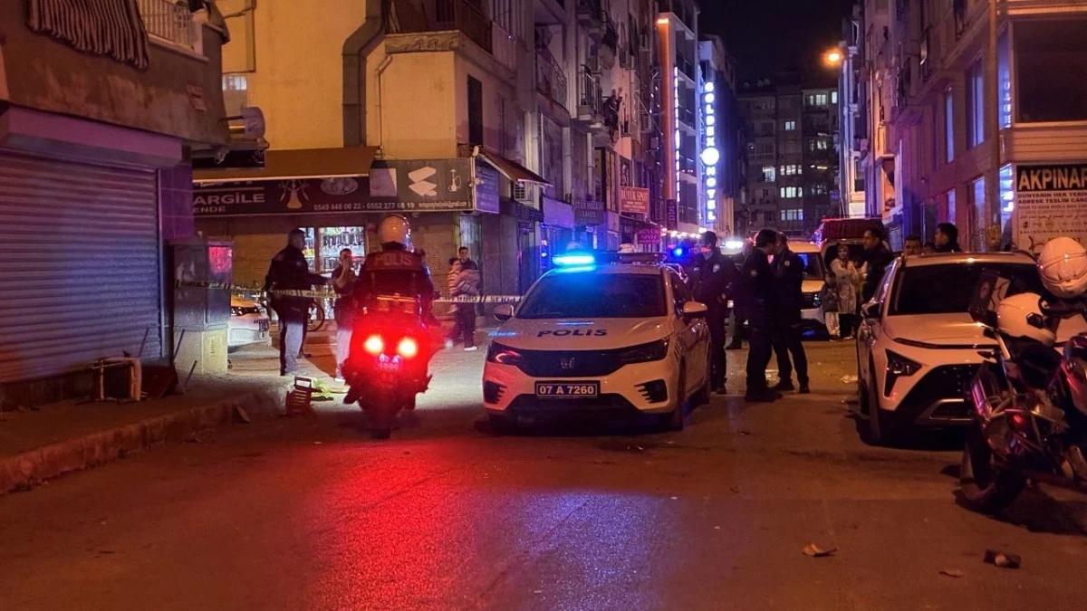 Komşular arasında silahlı &ccedil;atışma: 2 yaralı