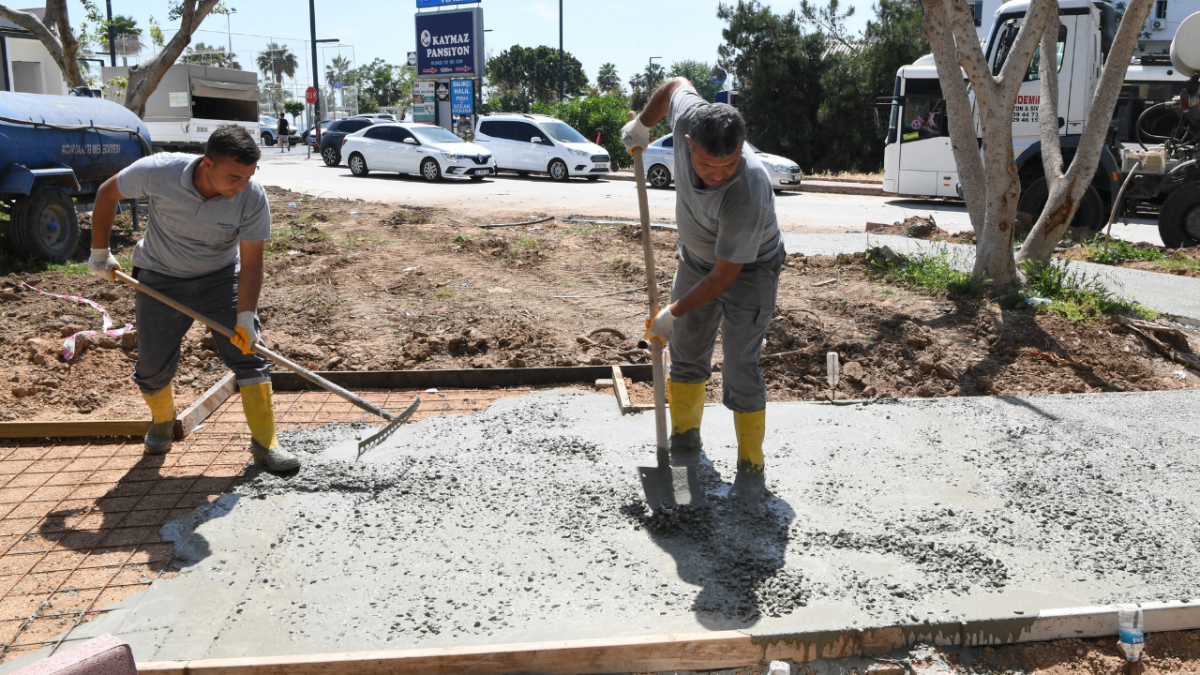 Konyaaltı parkları yeniliyor