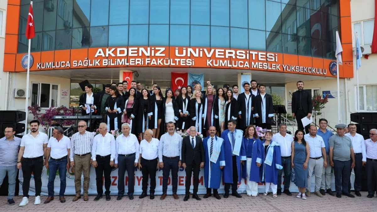 Kumluca'da mezuniyet coşkusu yaşandı  