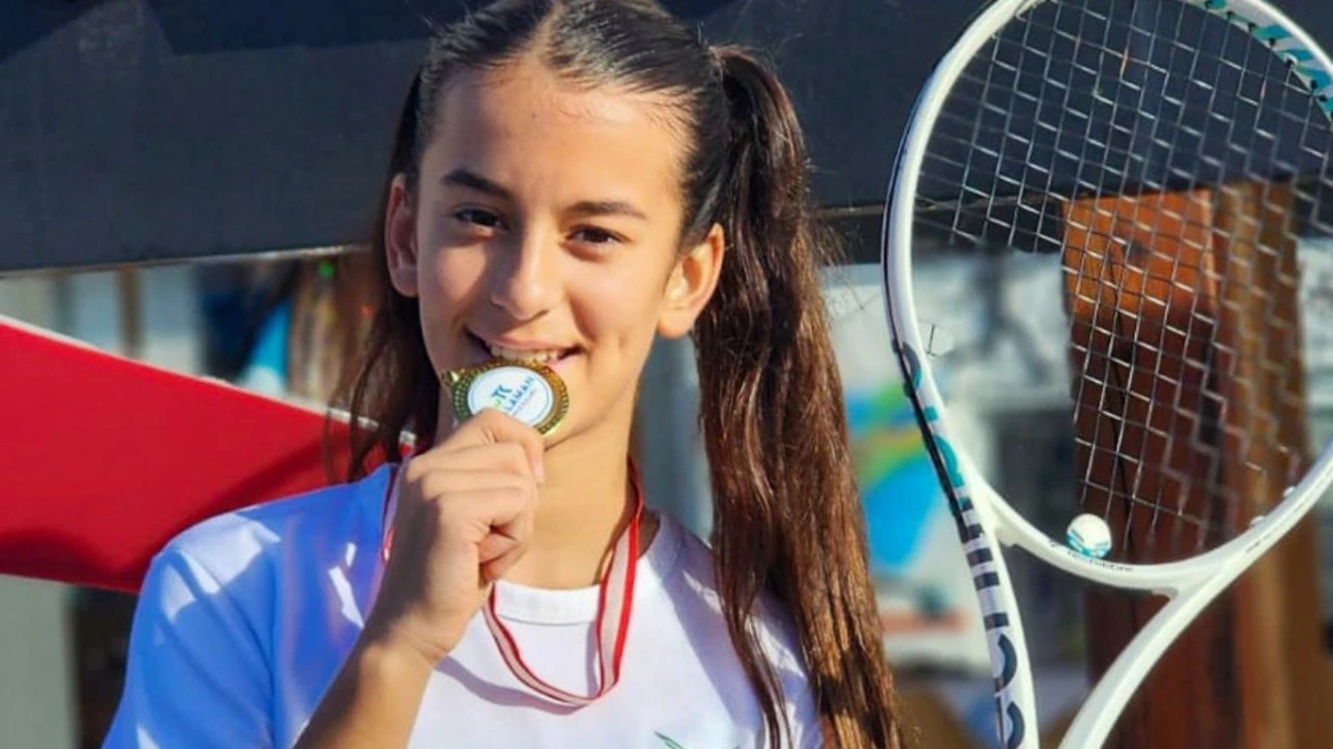 Manavgatlı Mavi teniste birinci oldu 