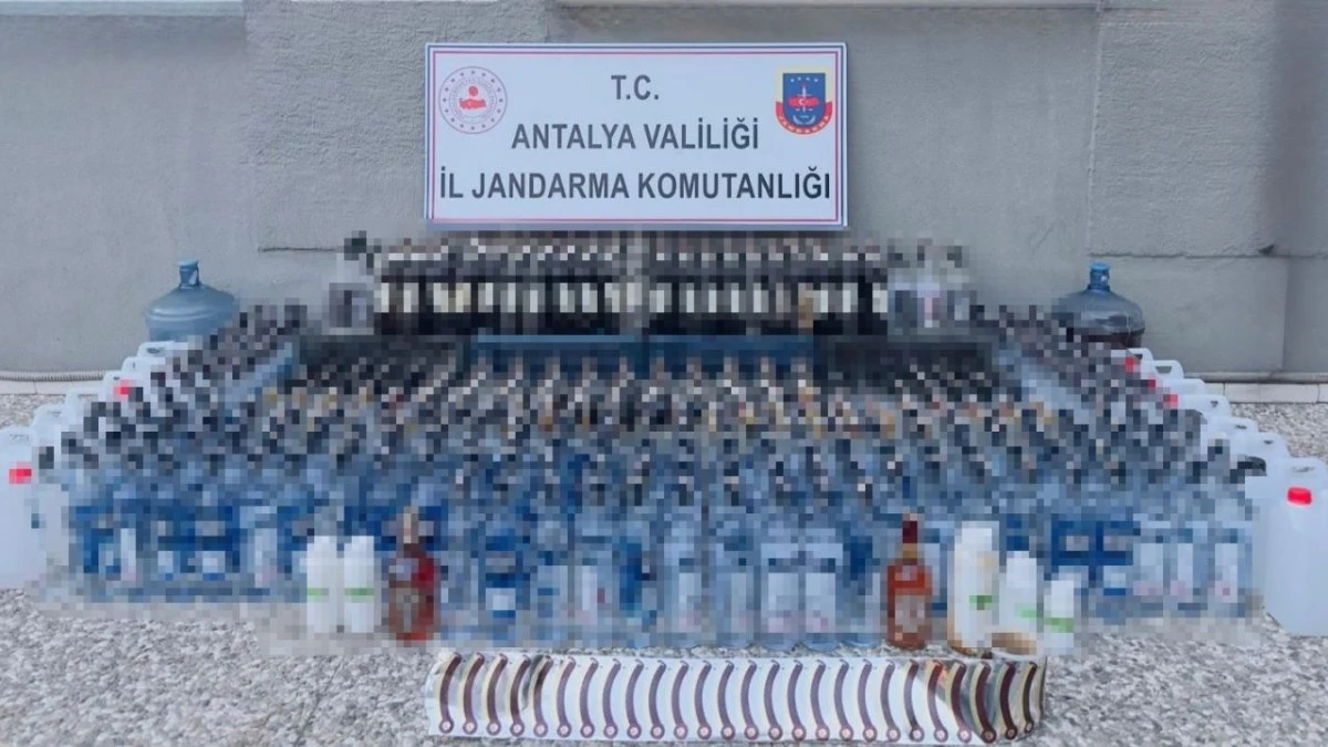 Manavgat'ta ka&ccedil;ak alkol operasyonu