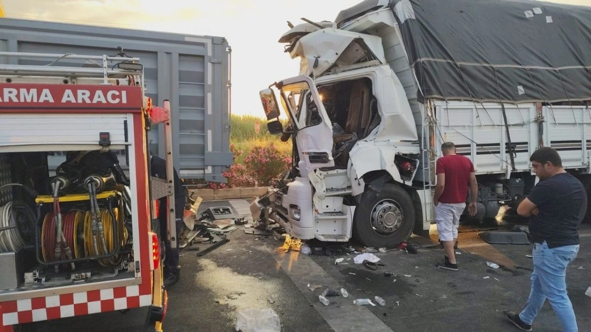 Manavgat'ta kırmızı ışık kazası 1 kişi yaralandı 