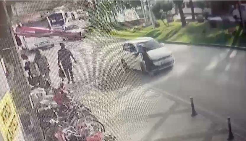 Manavgat'ta otomobilin çarptığı kadın ağır yaralandı