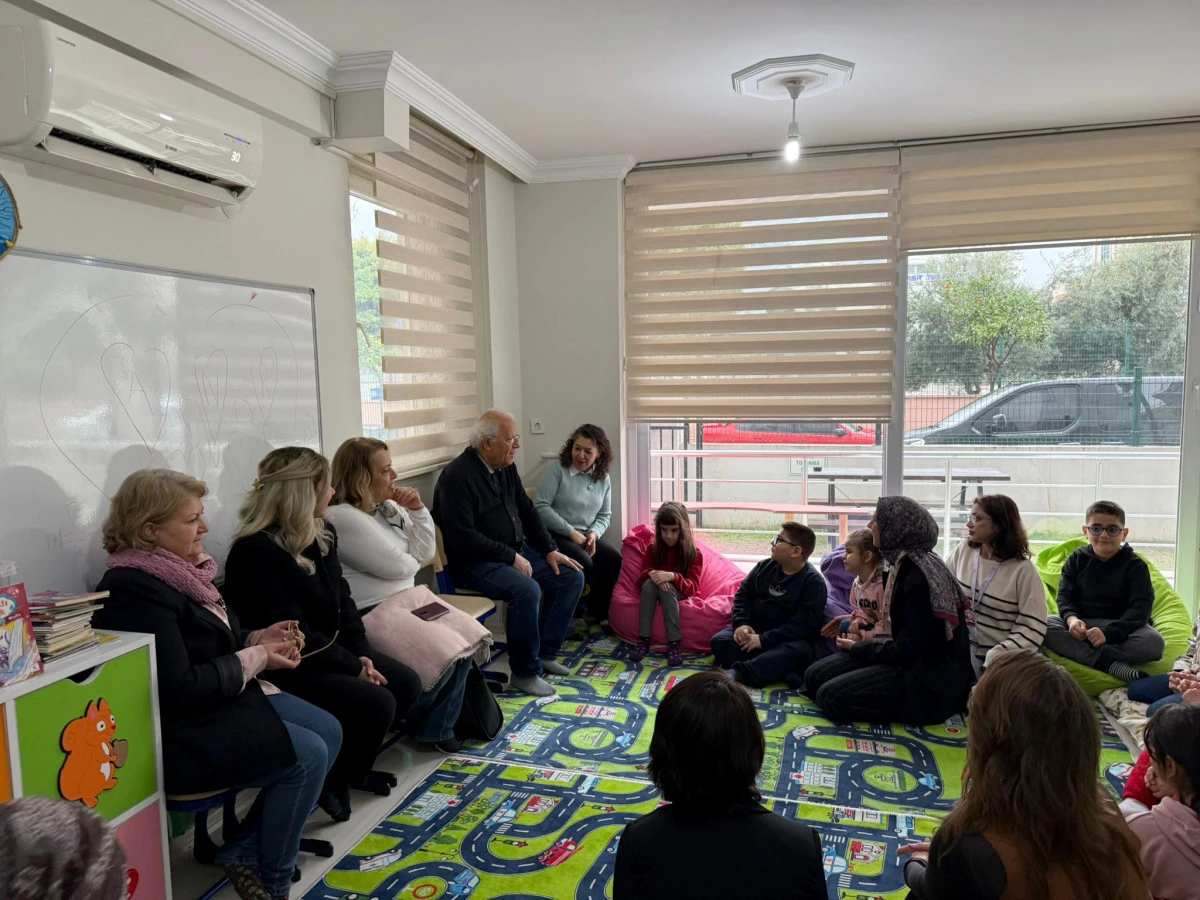 Muratpaşa'da kitaplar konuşuyor, engeller aşılıyor