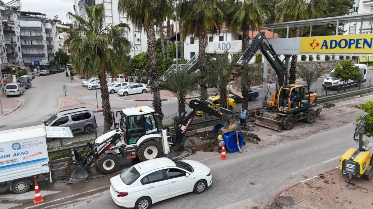 Muratpaşa&rsquo;da kritik hatta vana yenileme &ccedil;alışması tamamlandı