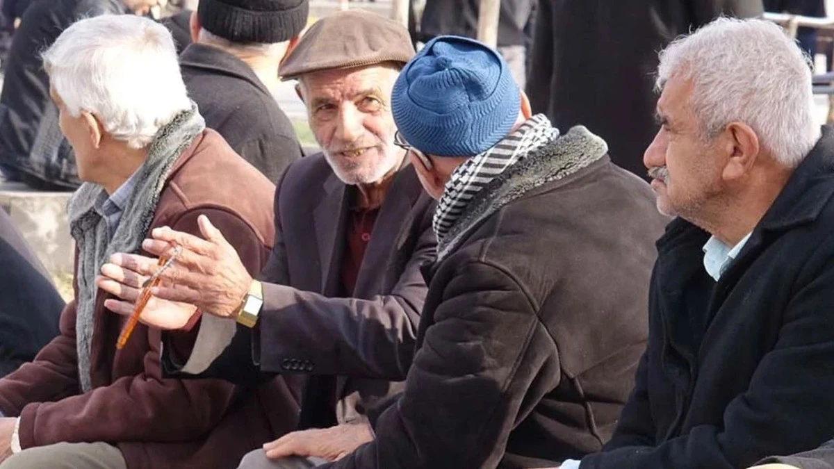 PTT&rsquo;den emeklilere geri &ouml;demesiz 14 bin lira