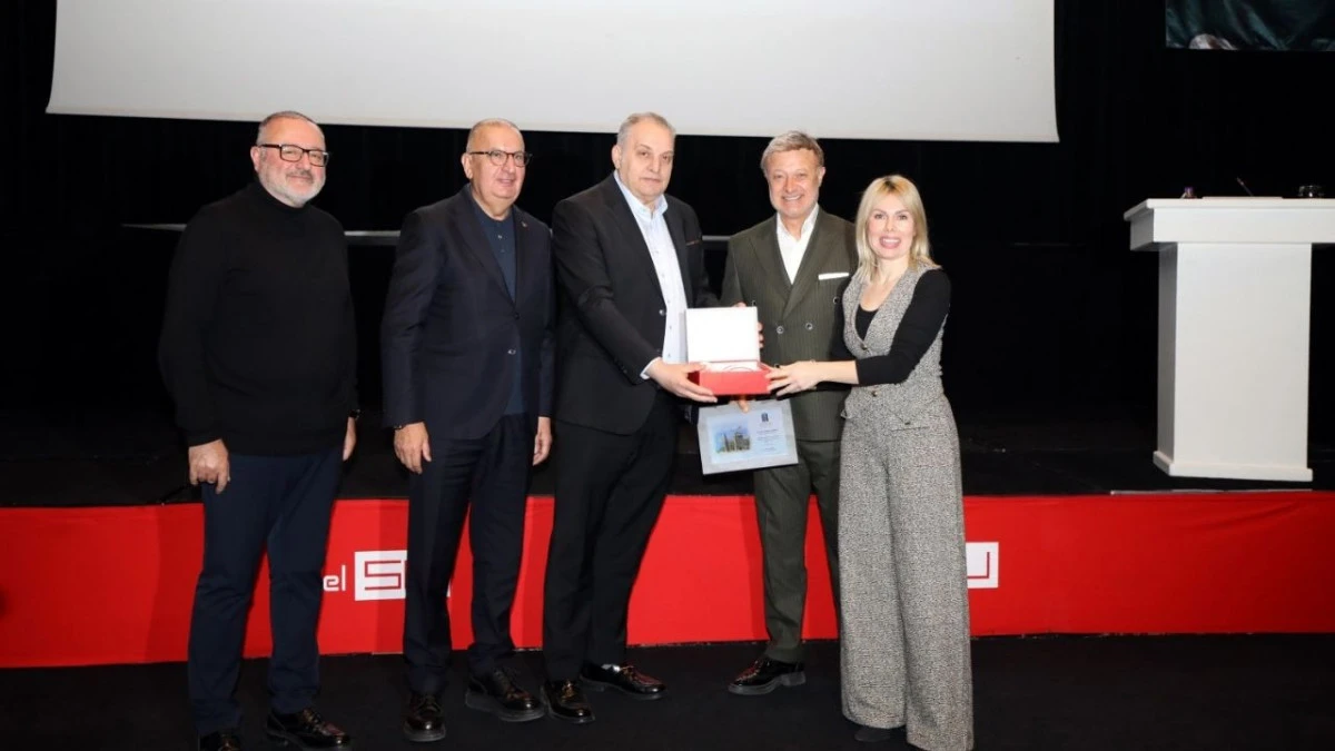 Rekt&ouml;r &Ouml;zkan, Antalya Dayanışma Grubu ile bir araya geldi 